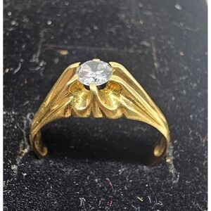 18K 750 Yellow Gold Art Nouveau Style Zirconia Solitaire Size 10. 5 Circa 1960